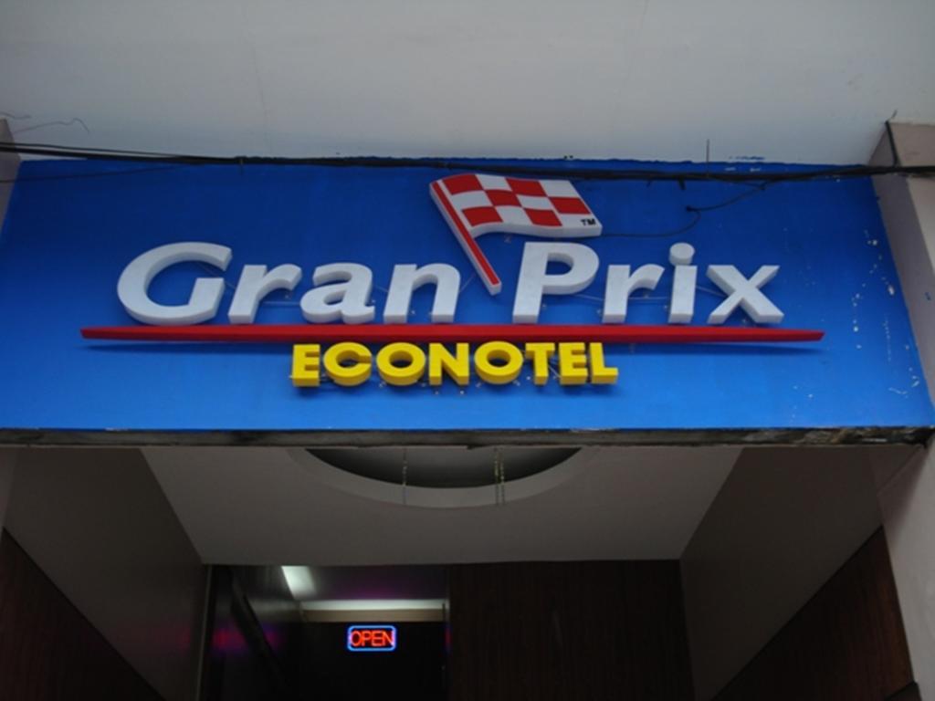 Gran Prix Hotel Pasay Manila Bagian luar foto